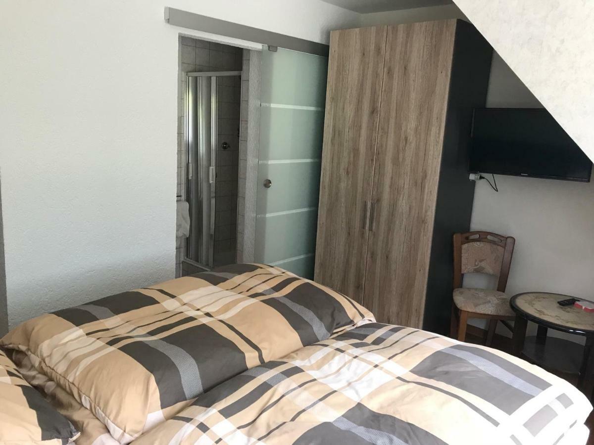 Ferienwohnung Beim Winzer Zell Exterior foto